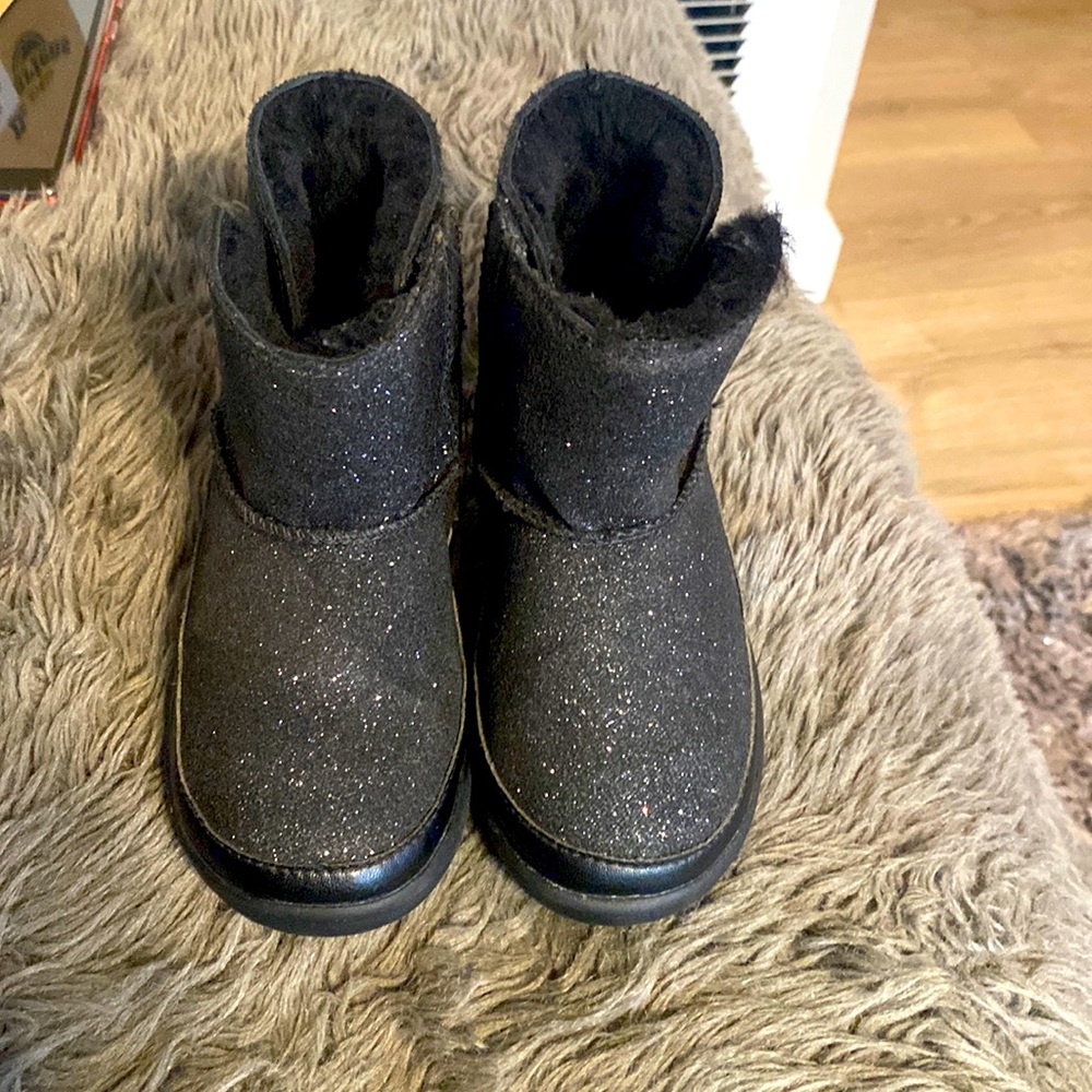 Black Keelan glitter uggs size 9